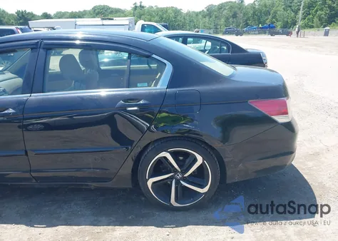 2008 Honda Accord 2.4 Ex z USA, uszkodzony, nr VIN JHMCP267X8C037610